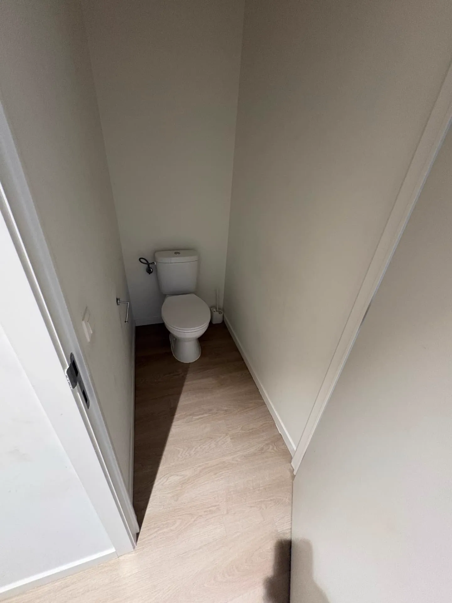 Afzonderlijk toilet na de grondige reiniging